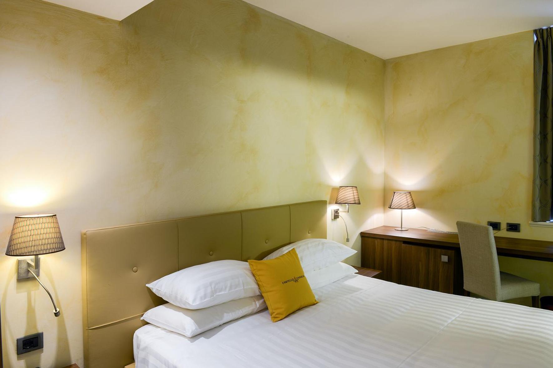 Relais & Spa Castello Di Casiglio Ерба Номер фото
